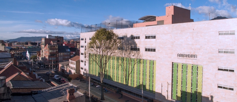 B4M LATAM firma un acuerdo de cooperación con la Fundación Universitaria del Área Andina, Colombia