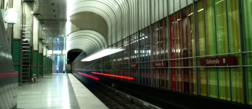 El metro de Munich i les seves modernes estacions
